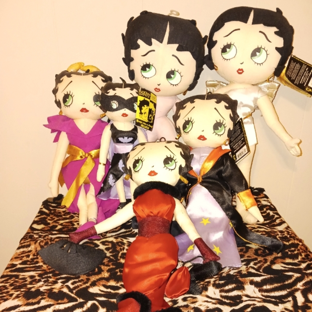 Lot of 6 Betty Boop Plush dolls